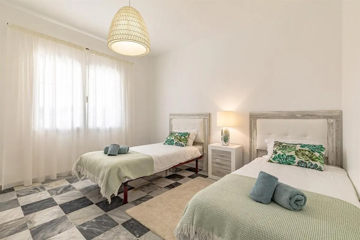 Luxury Villa With Tennis & Pool Malaga