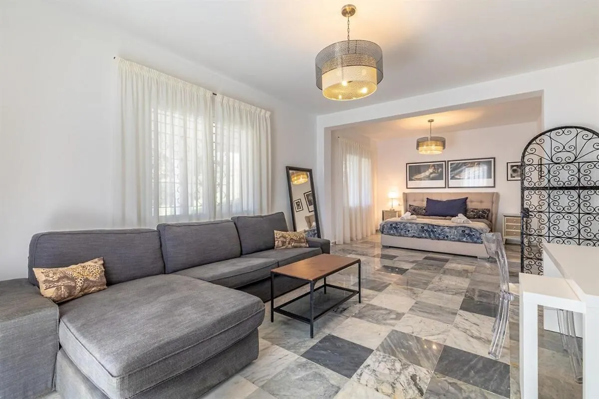 Luxury Villa With Tennis & Pool Malaga