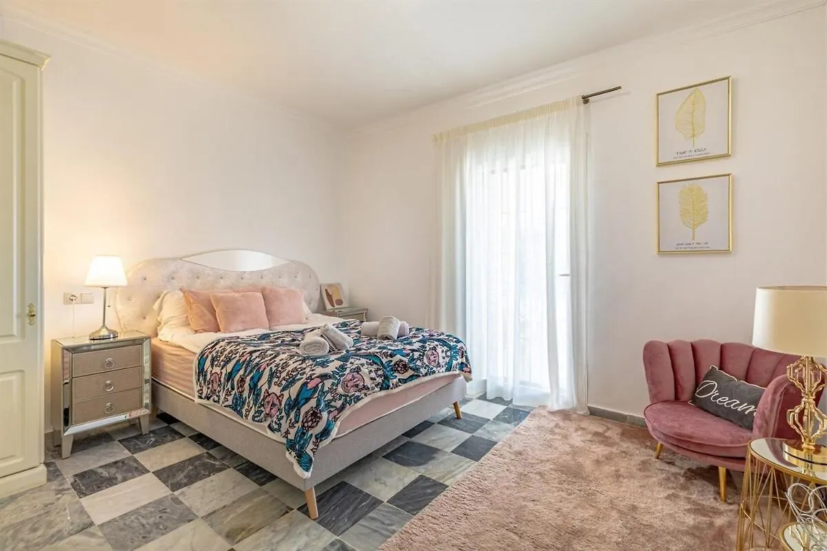 Luxury Villa With Tennis & Pool Malaga