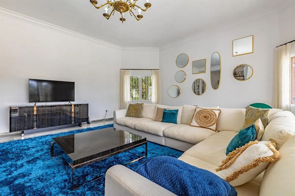 Luxury Villa With Tennis & Pool Malaga Spain