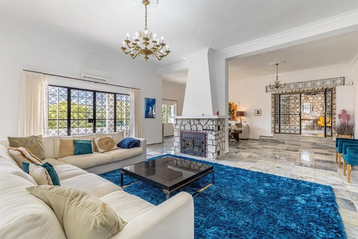 Luxury Villa With Tennis & Pool Malaga