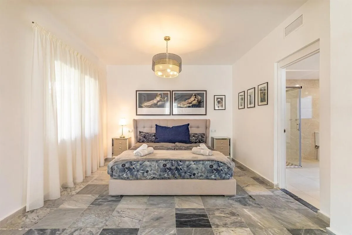 Luxury Villa With Tennis & Pool Malaga Spain