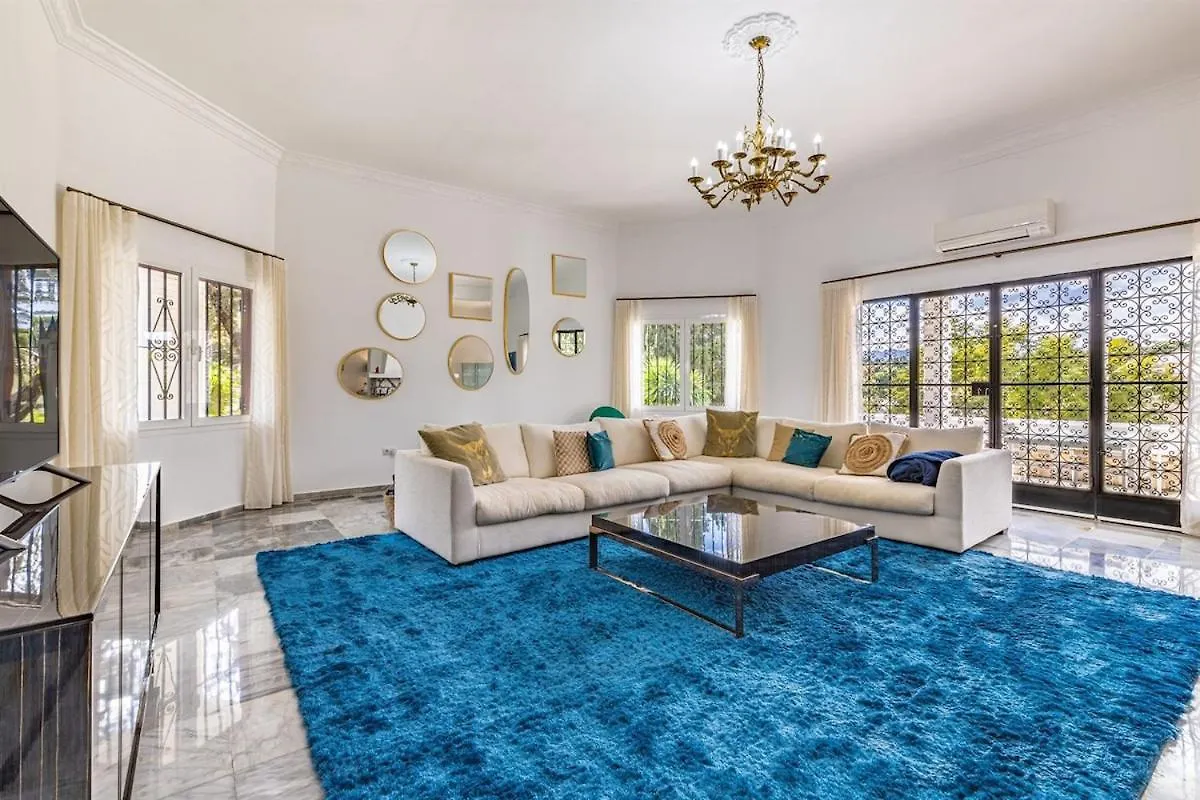 Luxury Villa With Tennis & Pool Malaga
